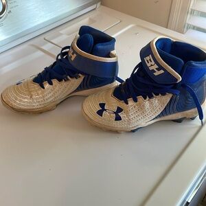 Jr under Armour baseball cleats size 2